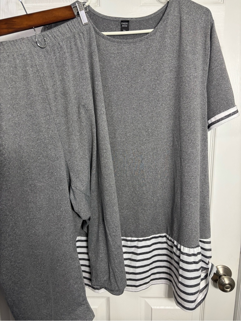 Womenβs Gray Striped Hem cropped pants set